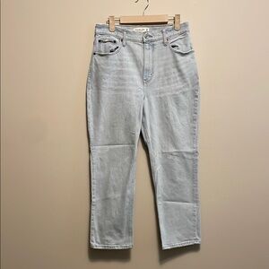 ABERCROMBIE super high waisted ankle straight jeans